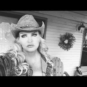 Meet your Posher, Jo ann